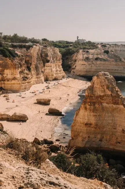 Praia da Marinha beach